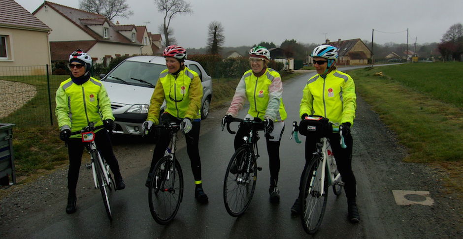 La Flèche Vélocio 2016 vécue par une équipe de 4 nanas! Épisode 1: Un début d’aventure avec une motivation sans faille malgré la météo.
