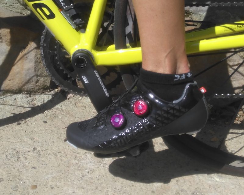 Murielle Linsolas a reçu des chaussures vélo Suplest Edge 3 Pro en test. Voici ses premières impressions. Elle vous rédige un test complet et exhaustif très bientôt!
