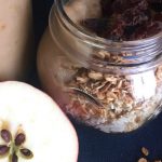 Porridge aux pommes et aux raisins: le petit déjeuner équilibré