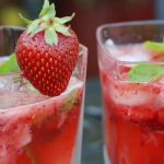 L'apéro frais de cet été: le mojito à la fraise sans alcool!